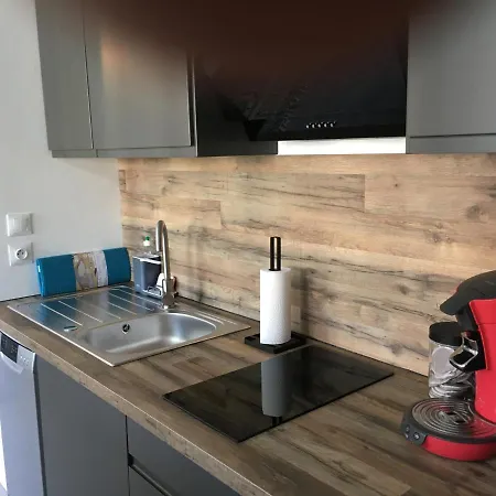 Centre-ville, Proche Des Thermes Apartman *